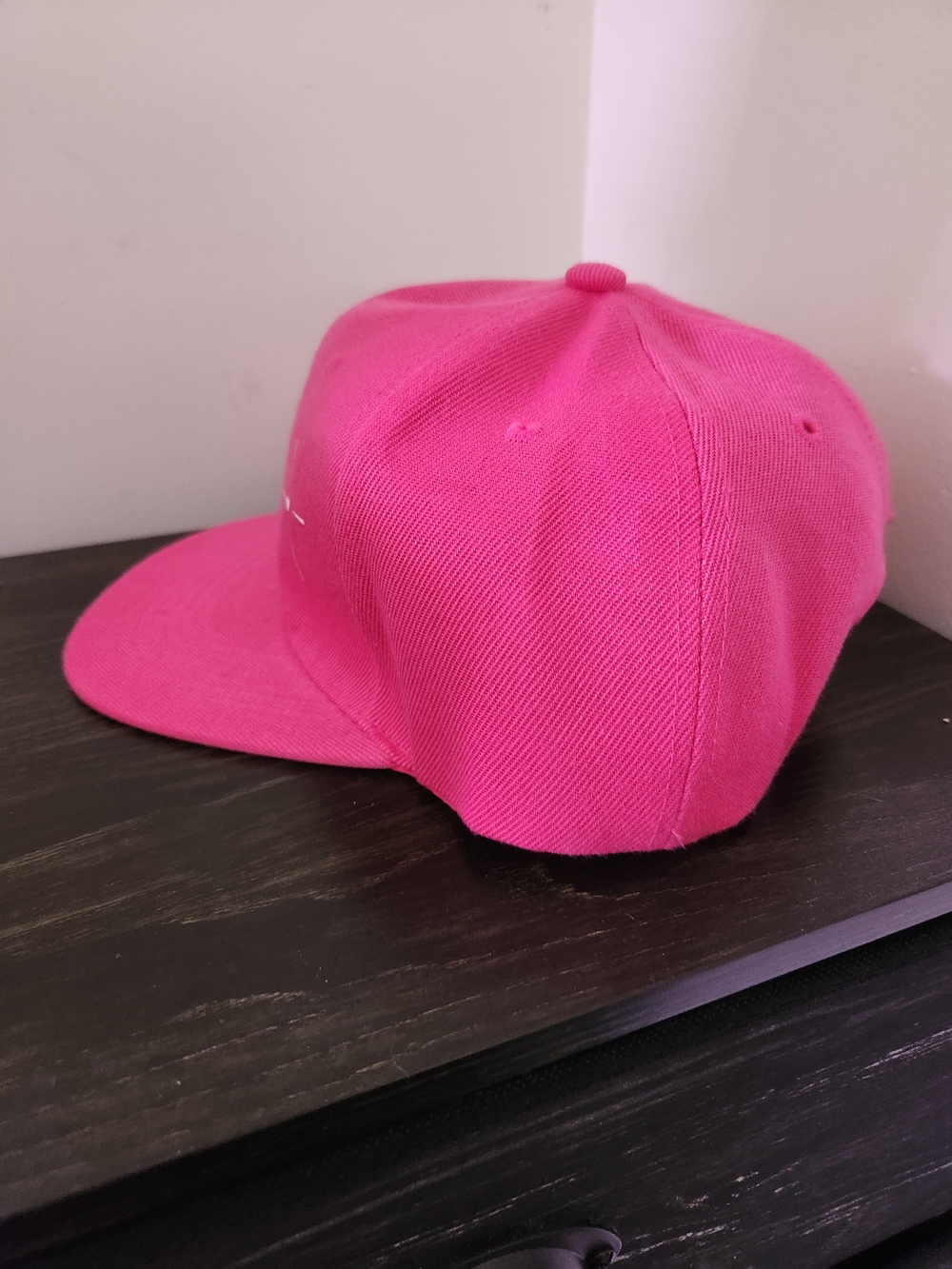 SHEIN Hot Pink Snapback Cap with White Heart Cross Graphic - Picture 2 of 4
